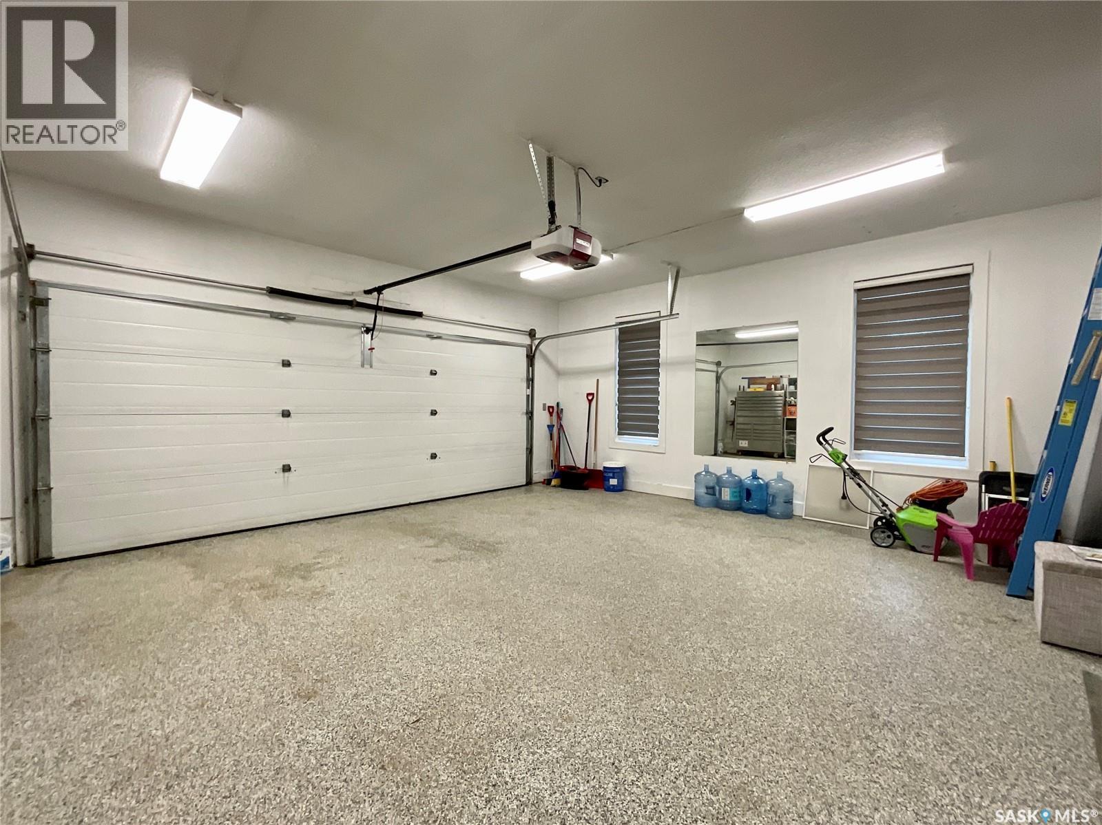 8507 KESTRAL DRIVE - 38