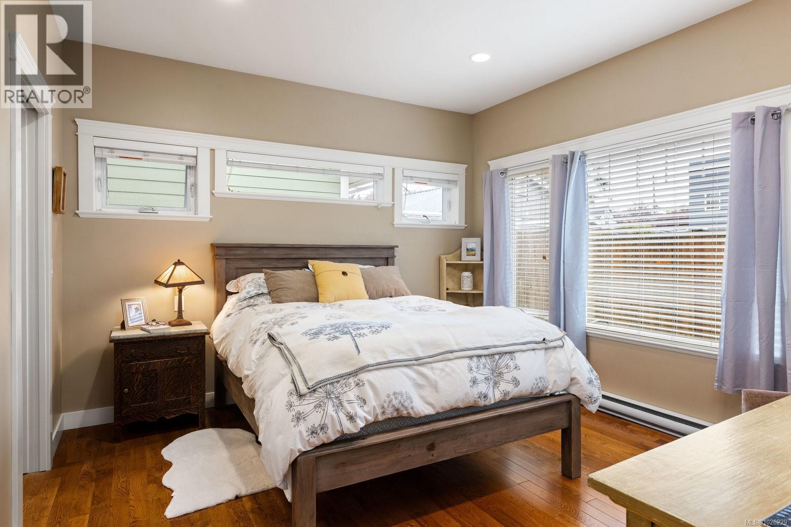  2324 Malaview Avenue, Sidney