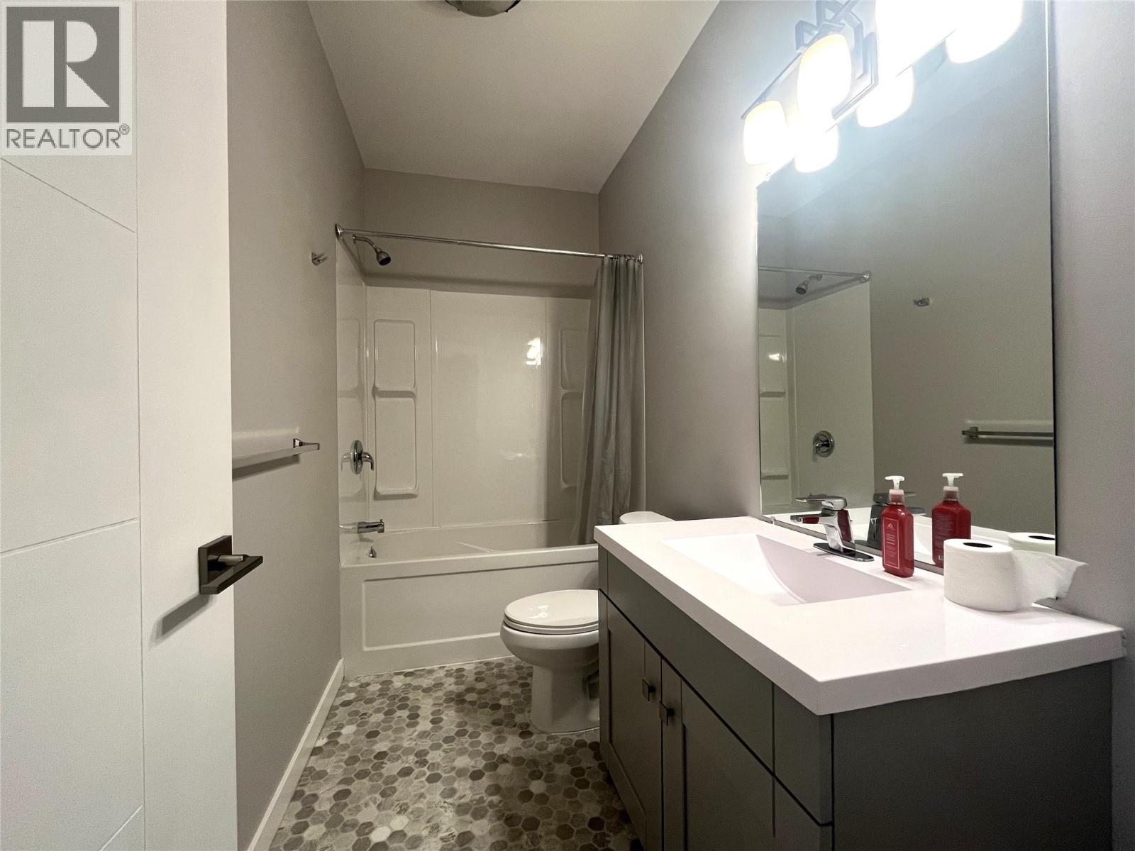 #128 1850 HUGH ALLAN Drive - 14