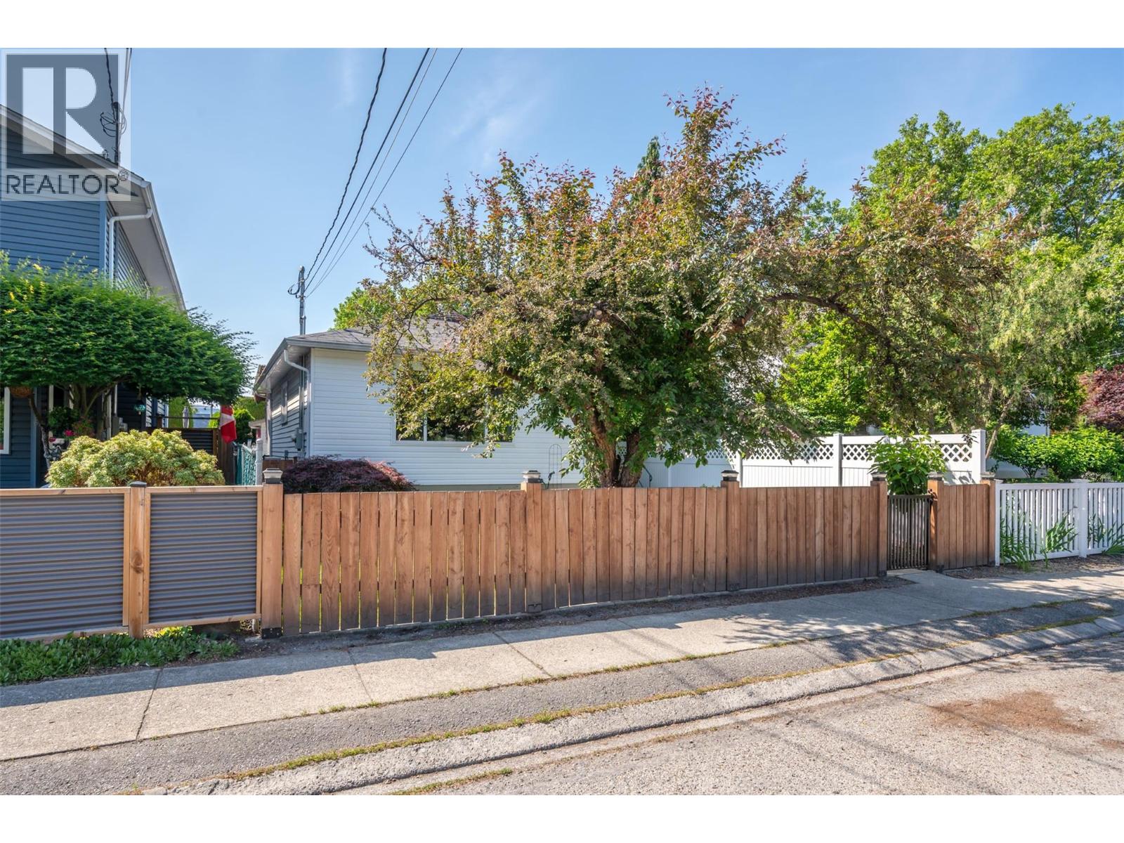 480 Orchard Avenue, Penticton