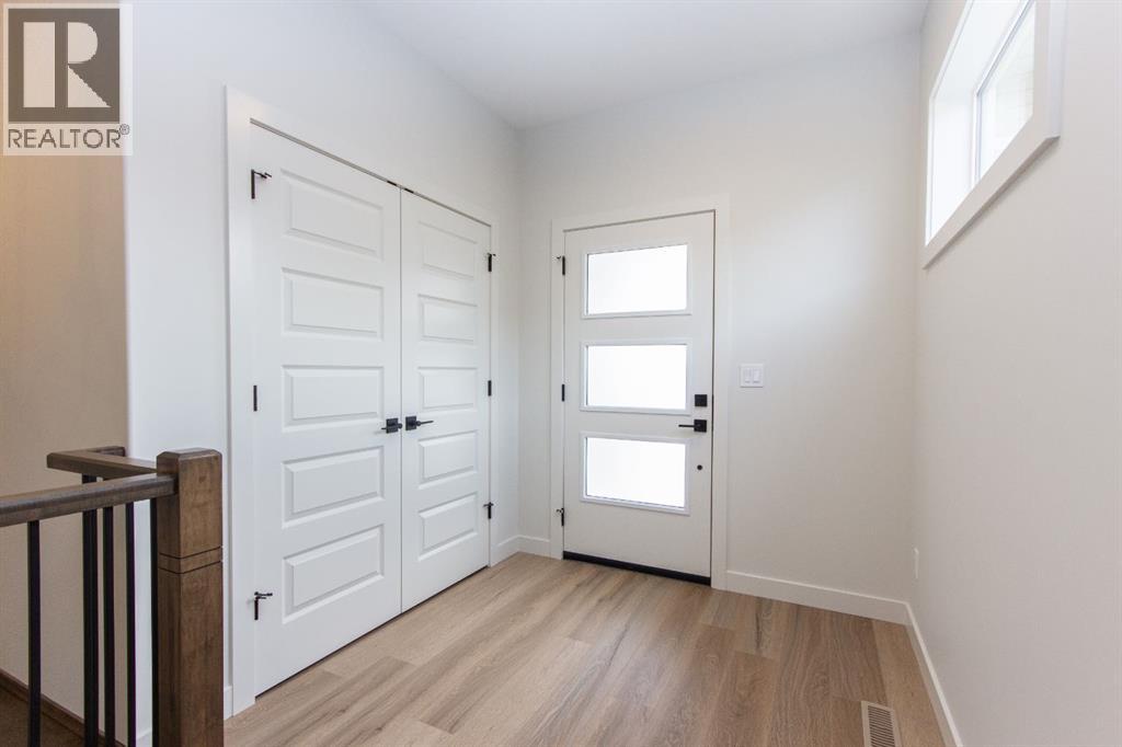 10 Tindale Place - Photo 3 of 42, Red Deer, Alberta