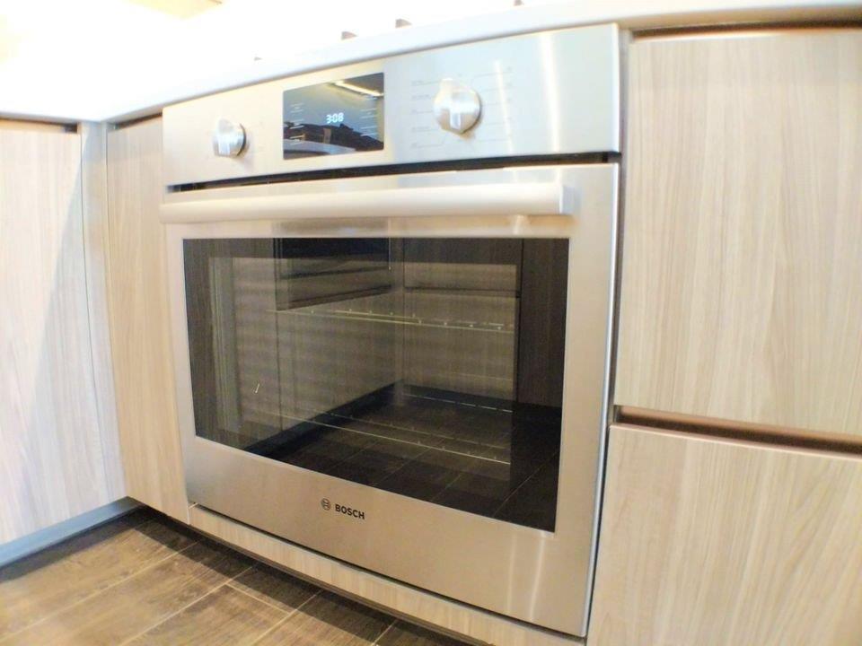 3703 9887 WHALLEY BOULEVARD, Surrey