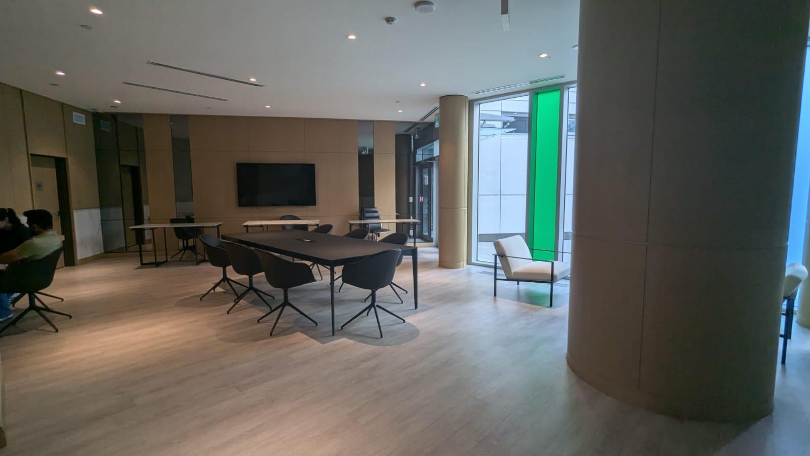 3703 9887 WHALLEY BOULEVARD, Surrey