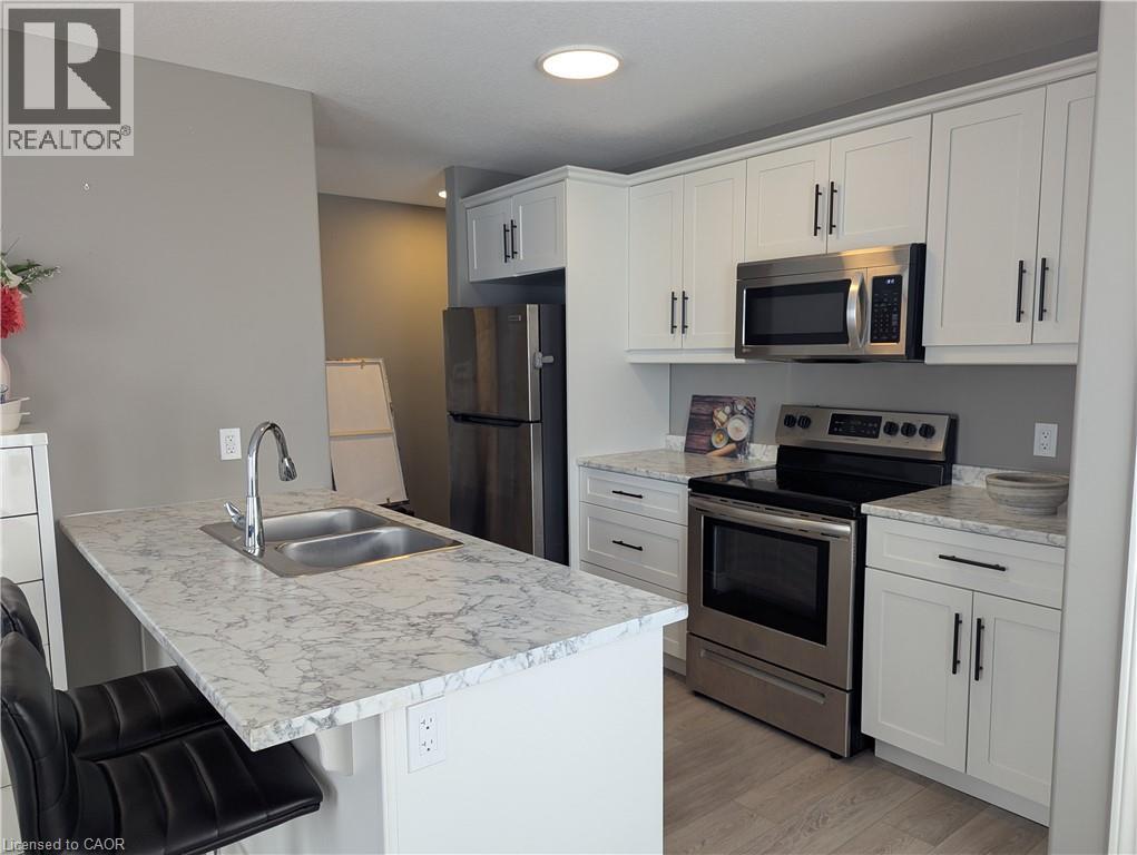 #2 379 N ROMEO Street N - 13