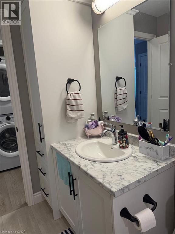 #2 379 N ROMEO Street N - 23