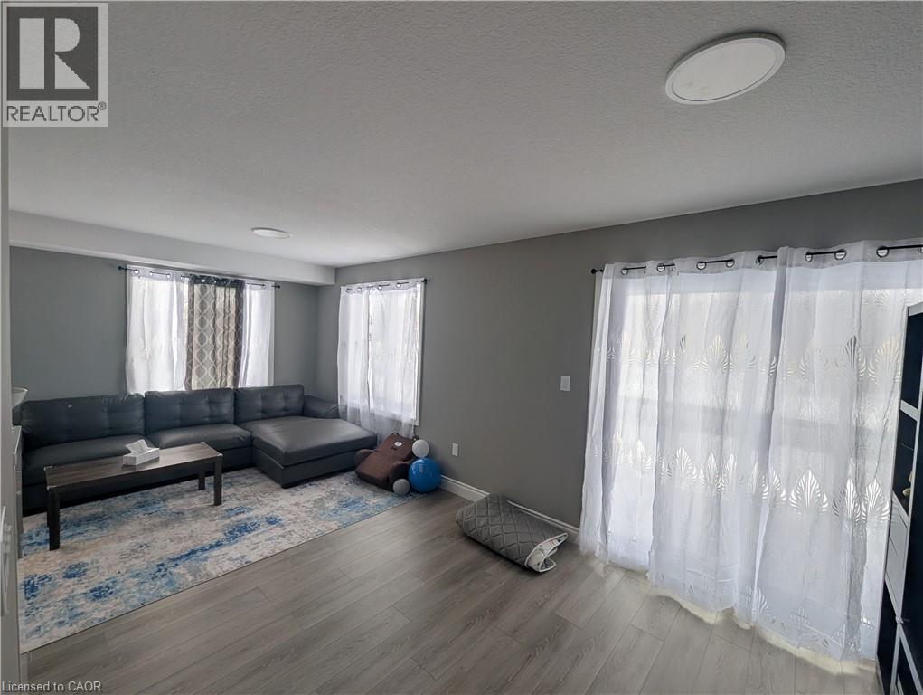 #2 379 N ROMEO Street N - 3