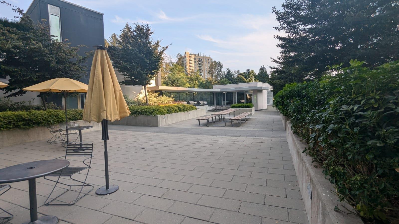 3703 9887 WHALLEY BOULEVARD, Surrey