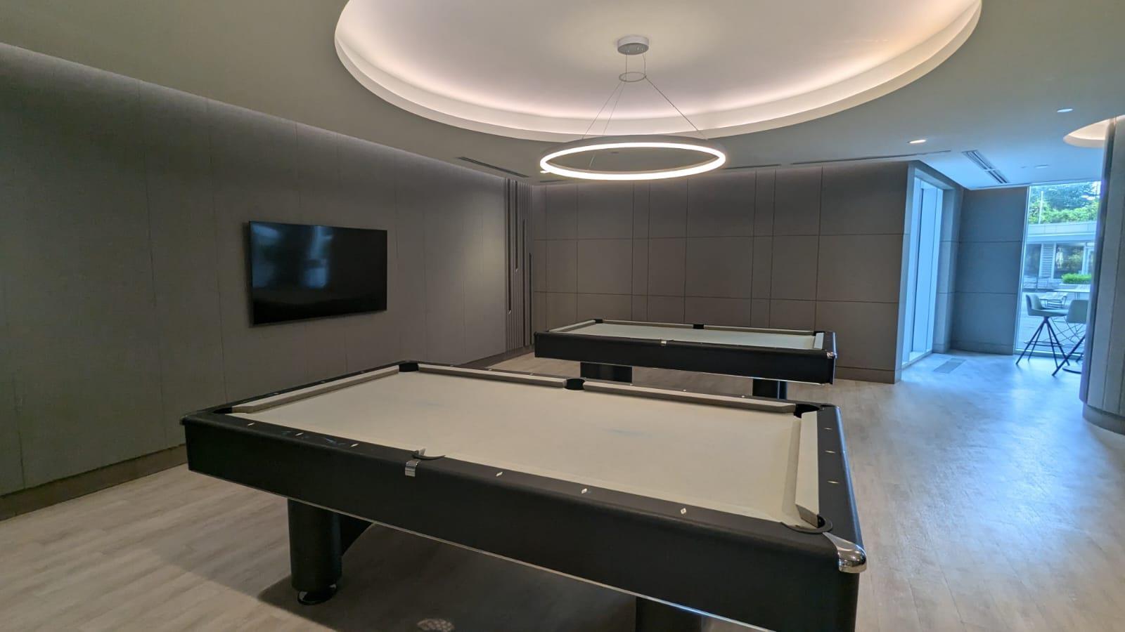 3703 9887 WHALLEY BOULEVARD, Surrey