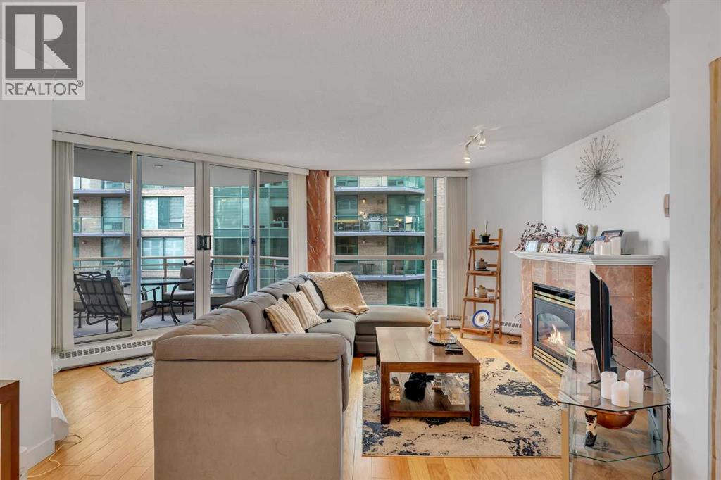 Single Family House for Sale in    Avenue SW Eau Claire Calgary 