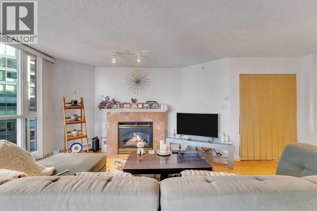 Single Family House for Sale in    Avenue SW Eau Claire Calgary 