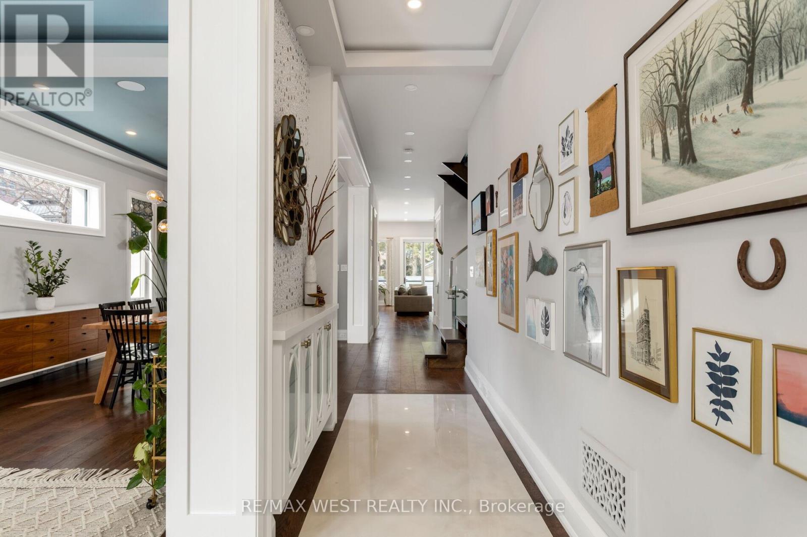 34 GOVERNMENT ROAD - Photo 2 of 45, Toronto (Kingsway South), Ontario