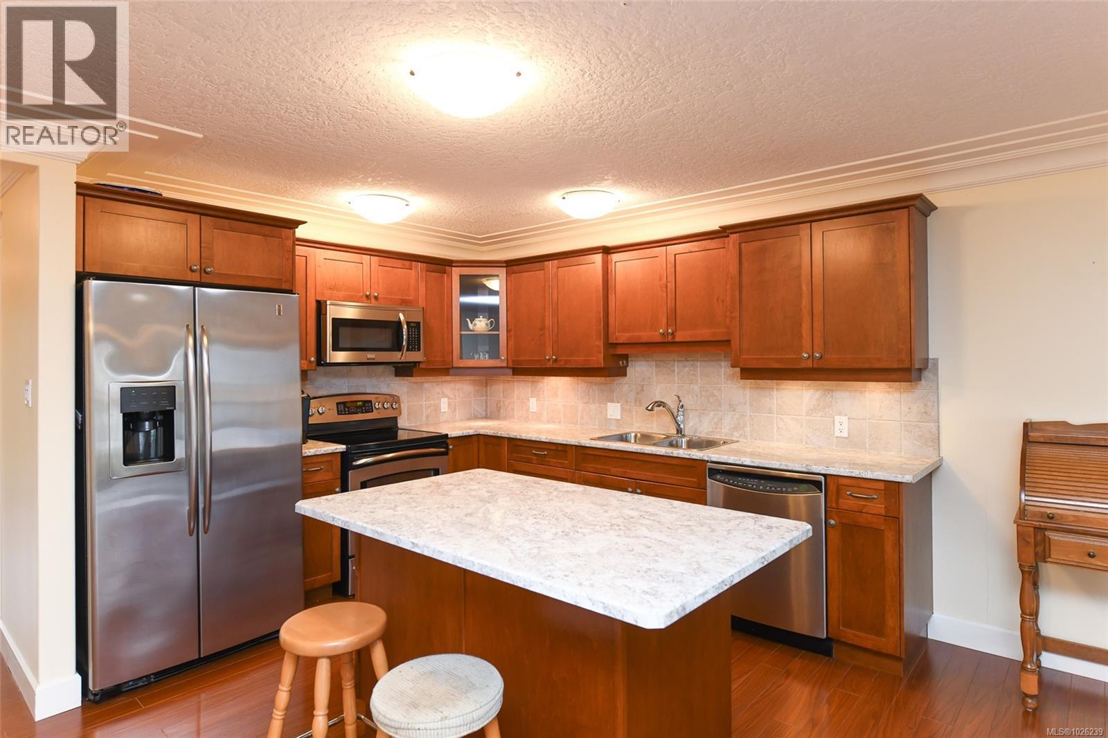 #102 199 31ST ST - 6