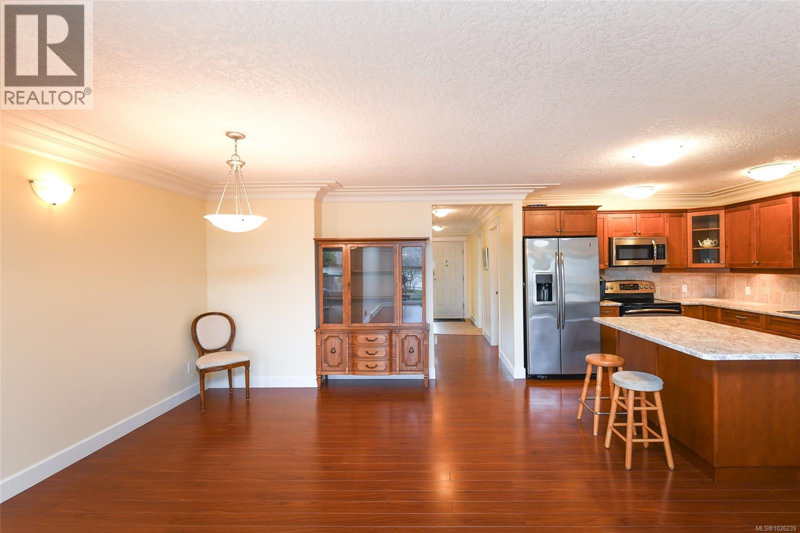 #102 199 31ST ST - 8