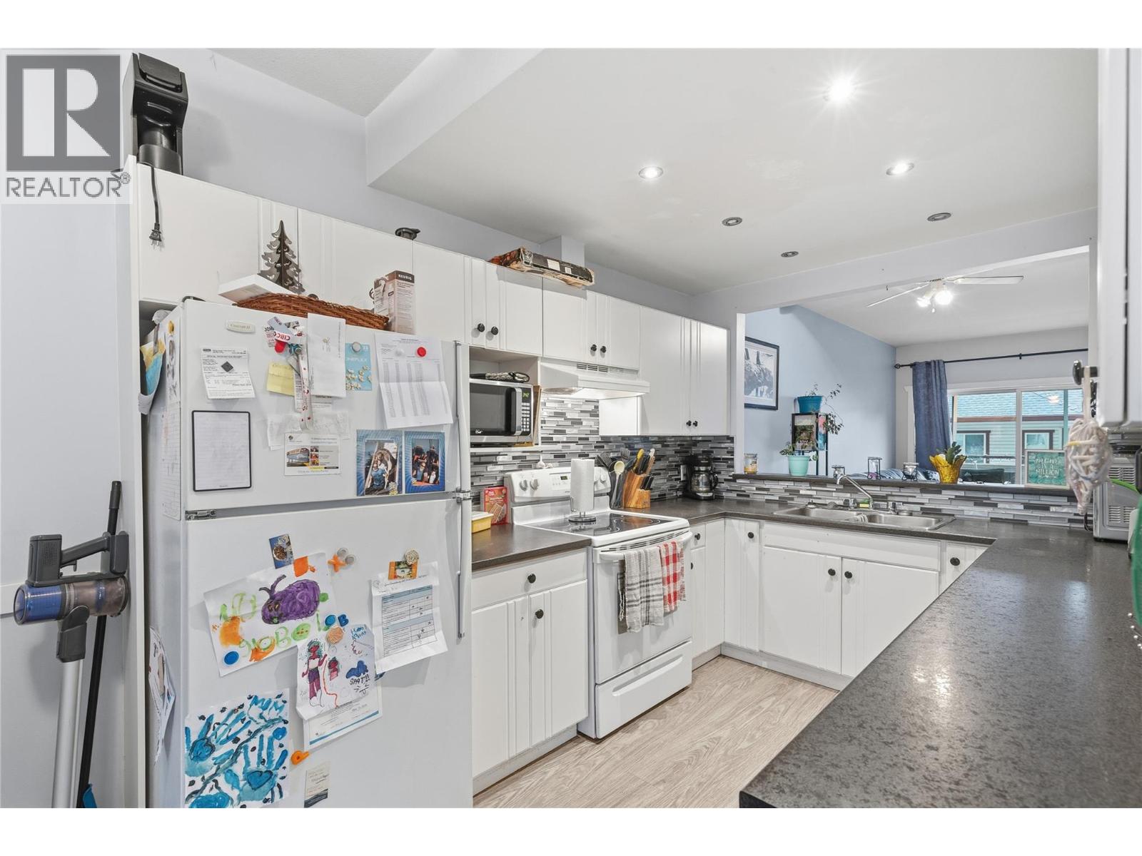 4800 Heritage Drive Unit# 11, Vernon