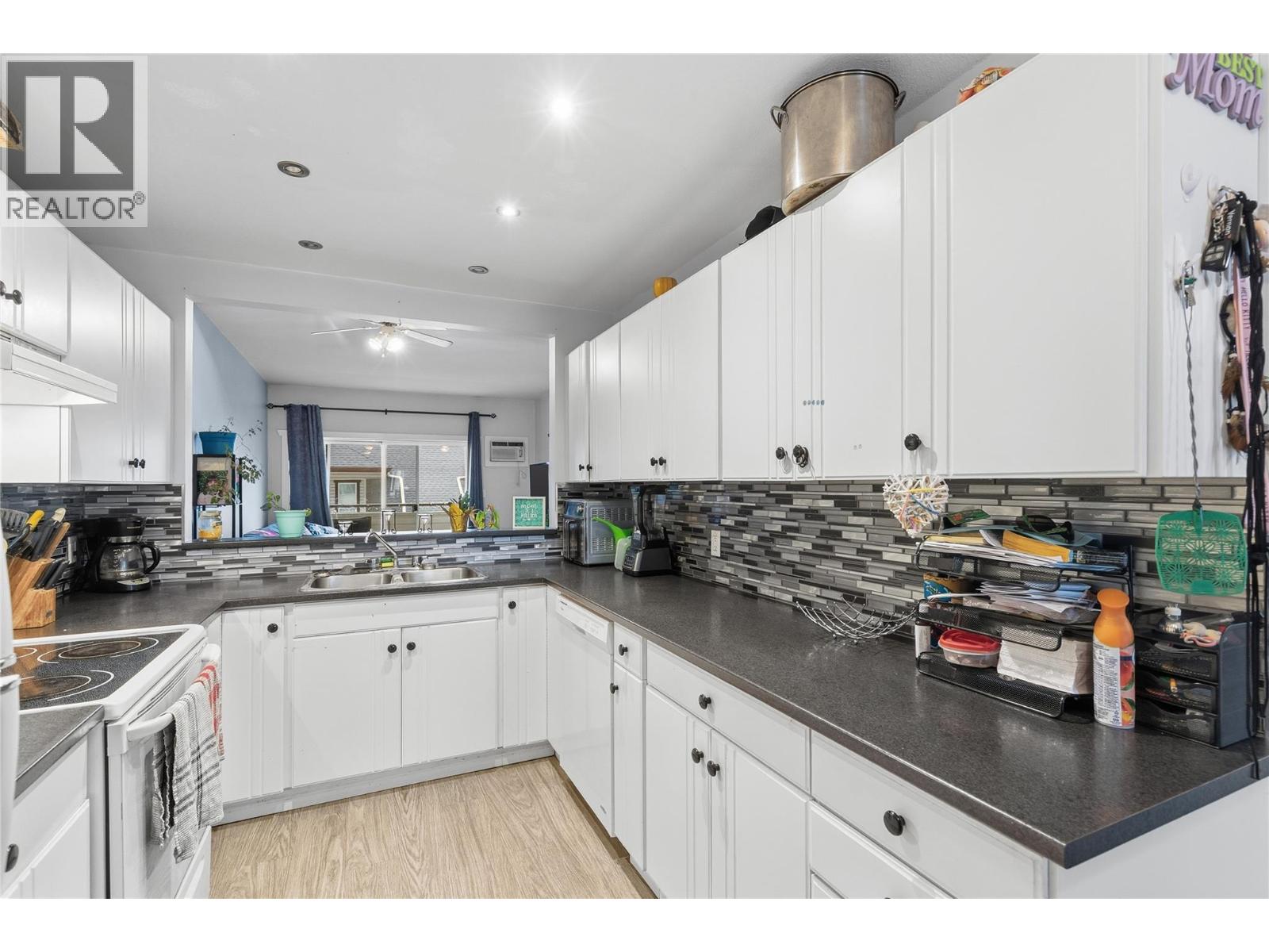 4800 Heritage Drive Unit# 11, Vernon