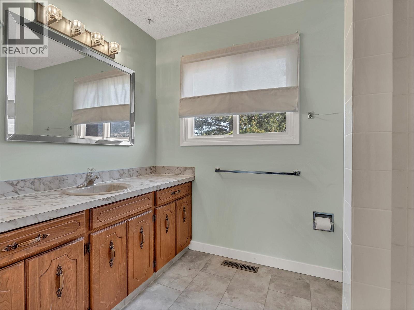  114 MURRAY Drive, Penticton