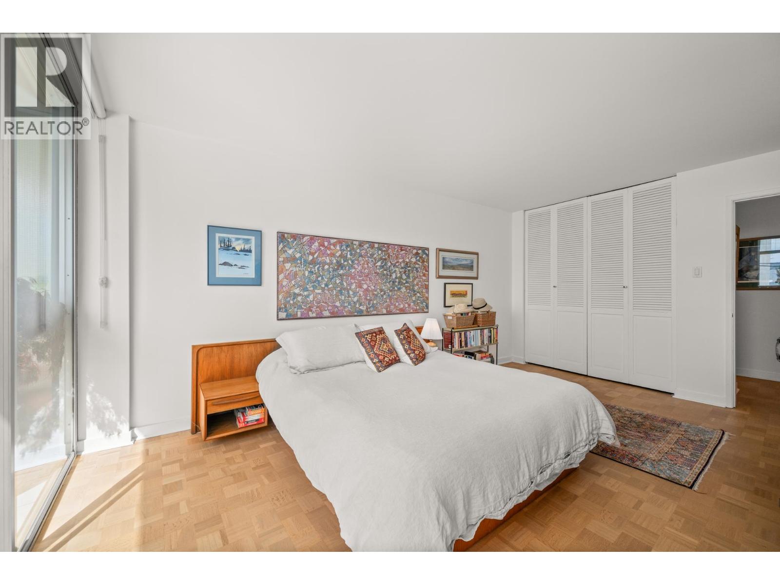 102 2135 ARGYLE AVENUE, West Vancouver