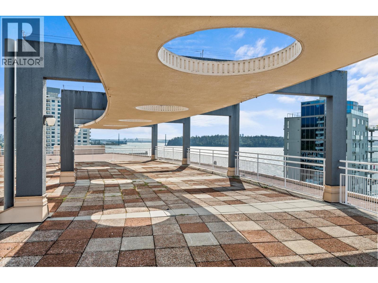 102 2135 ARGYLE AVENUE, West Vancouver