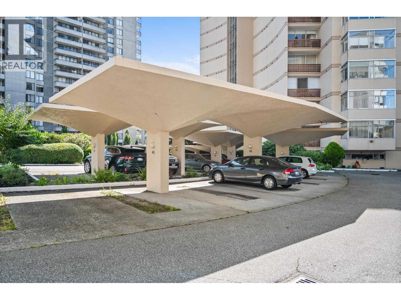 102 2135 ARGYLE AVENUE, West Vancouver