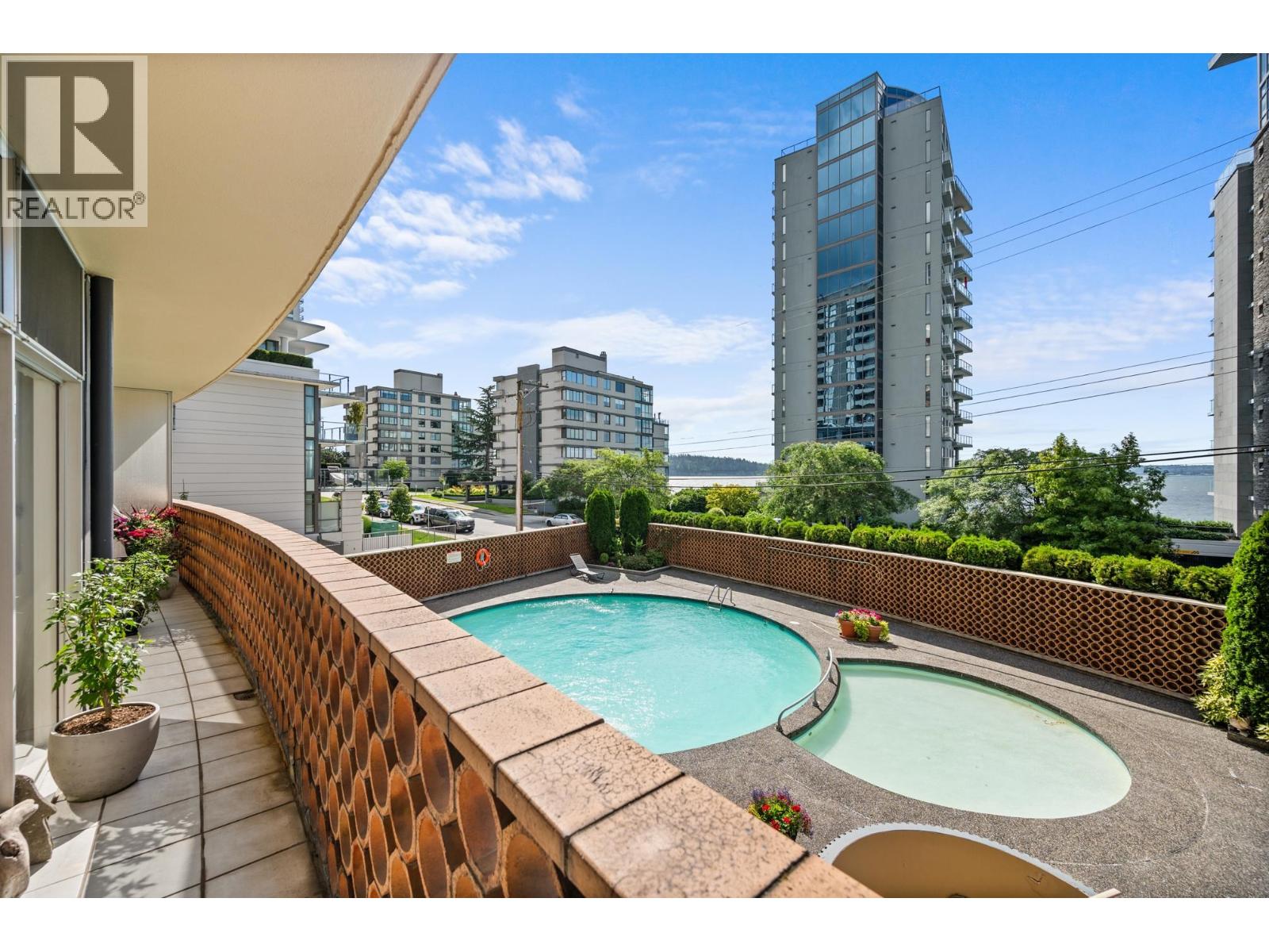 102 2135 ARGYLE AVENUE, West Vancouver