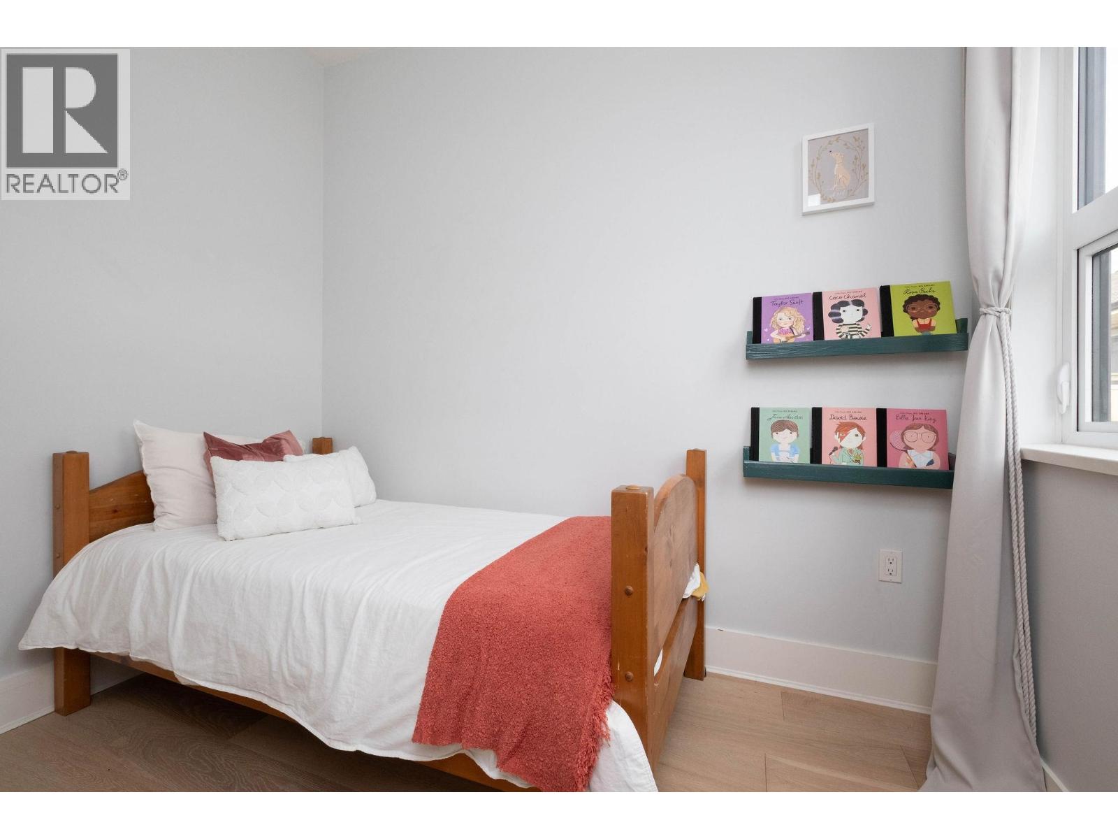 255 E 6TH STREET, North Vancouver