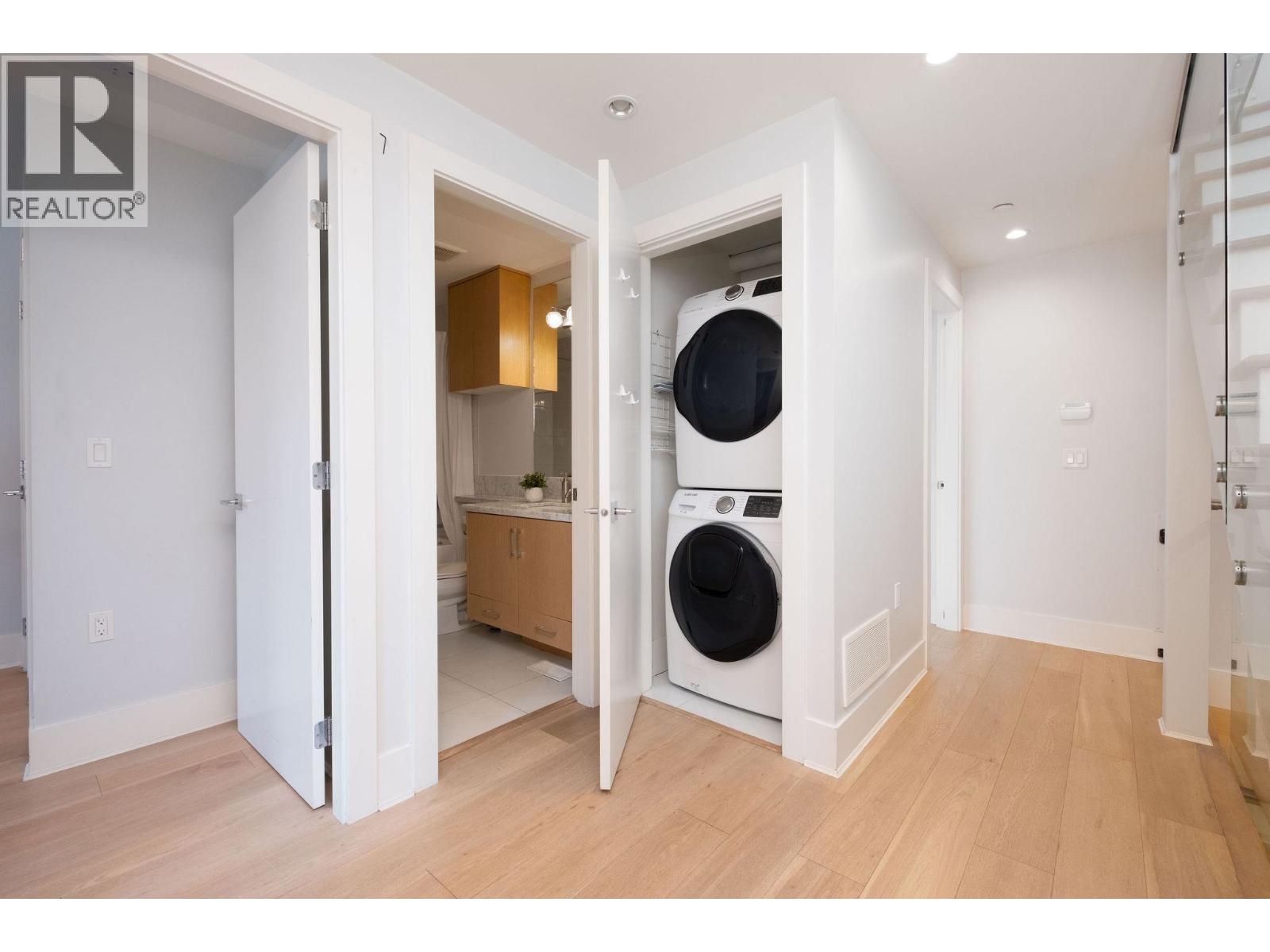 255 E 6TH STREET, North Vancouver