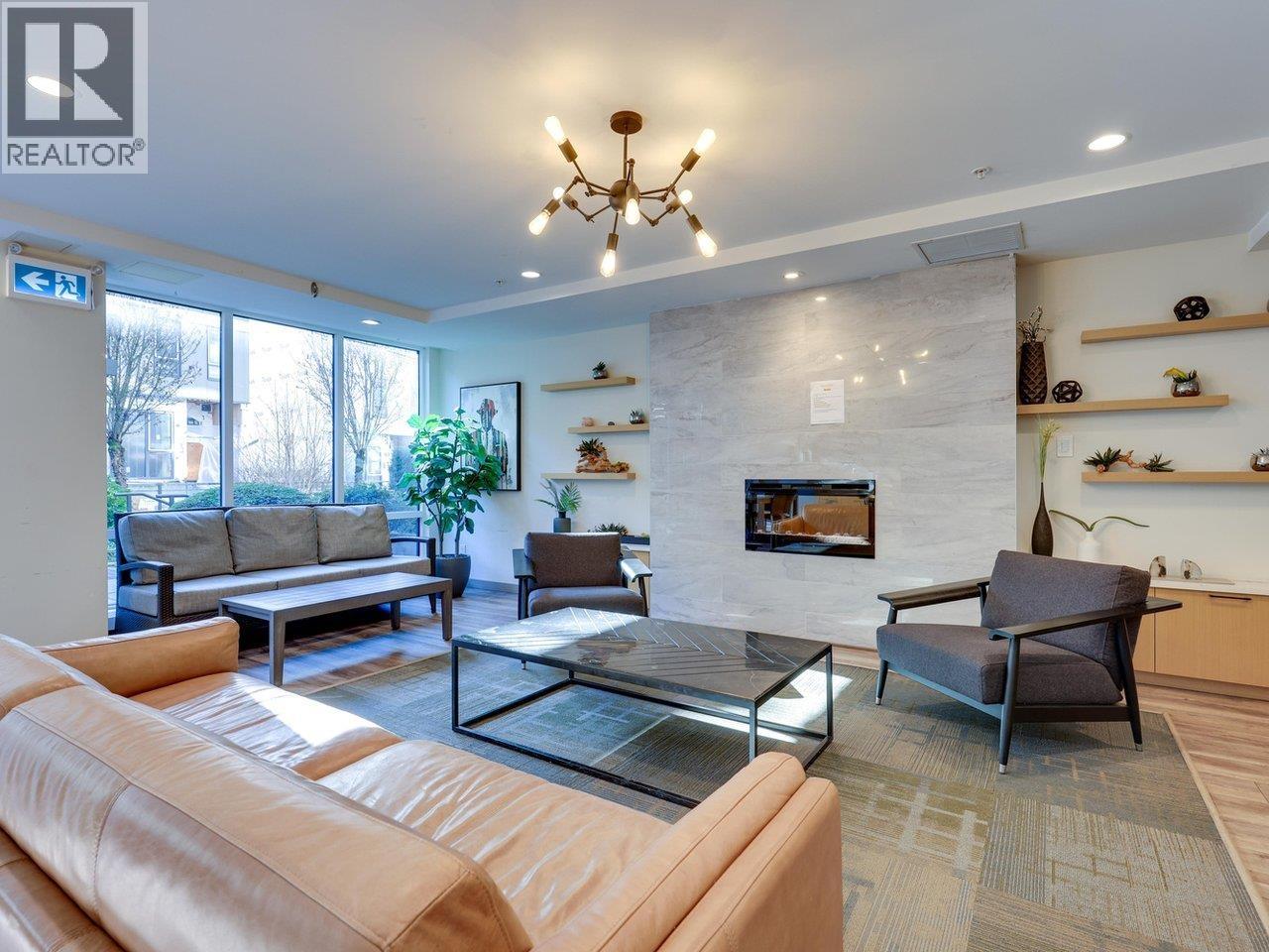 106 625 E 3RD STREET, North Vancouver