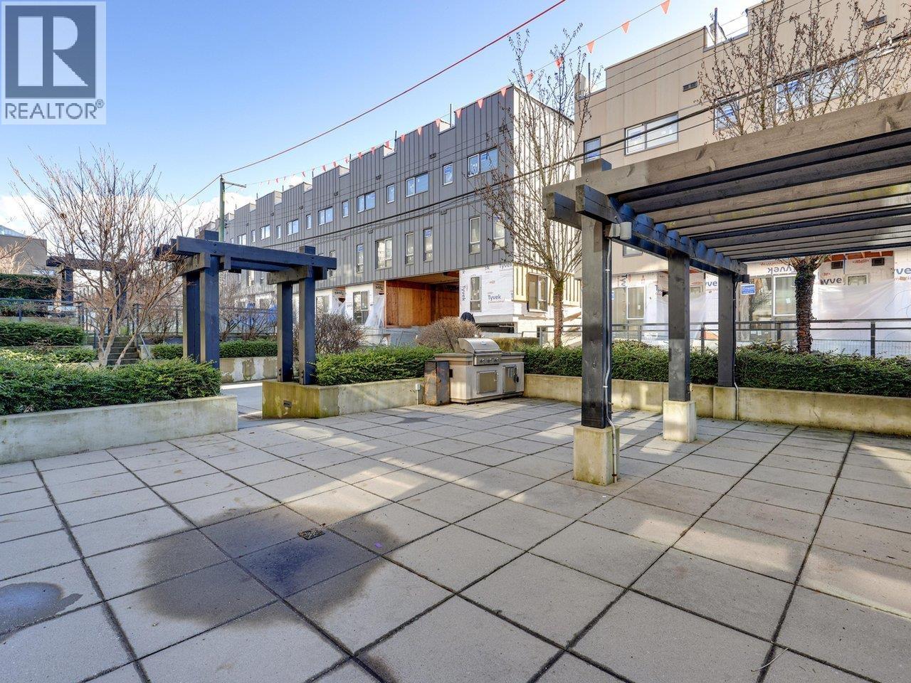 106 625 E 3RD STREET, North Vancouver