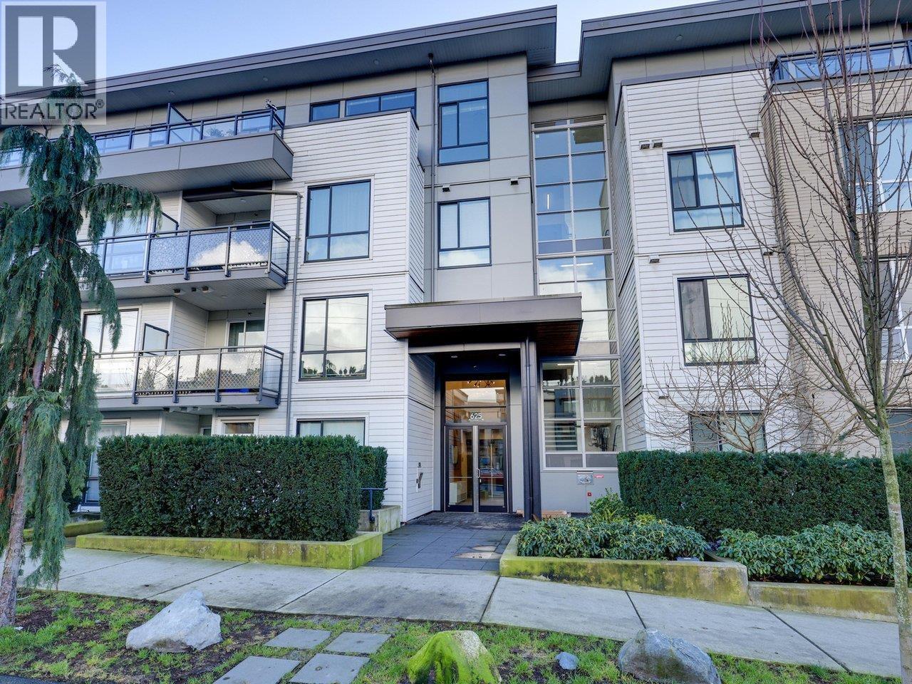 106 625 E 3RD STREET, North Vancouver