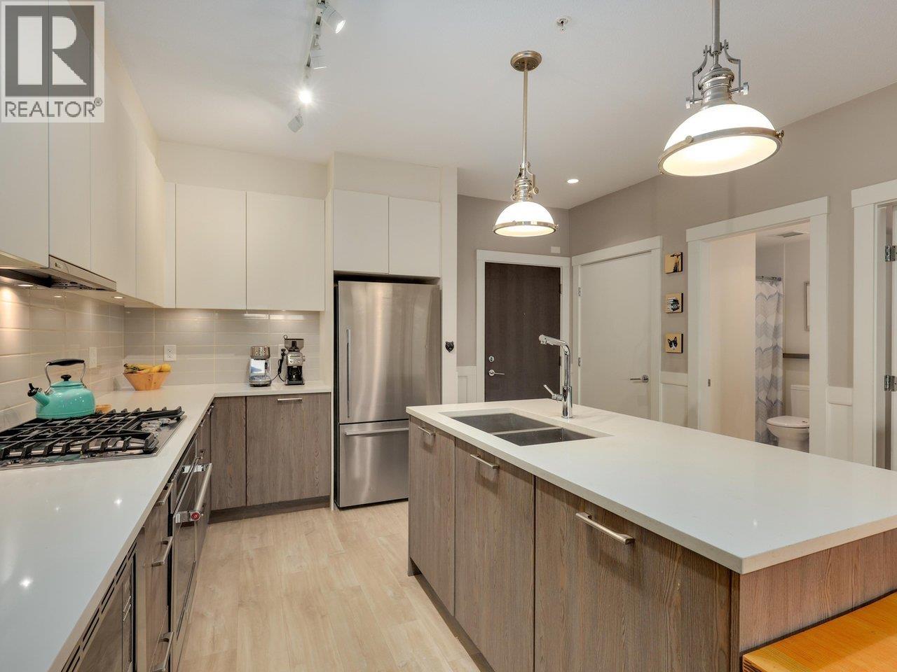106 625 E 3RD STREET, North Vancouver