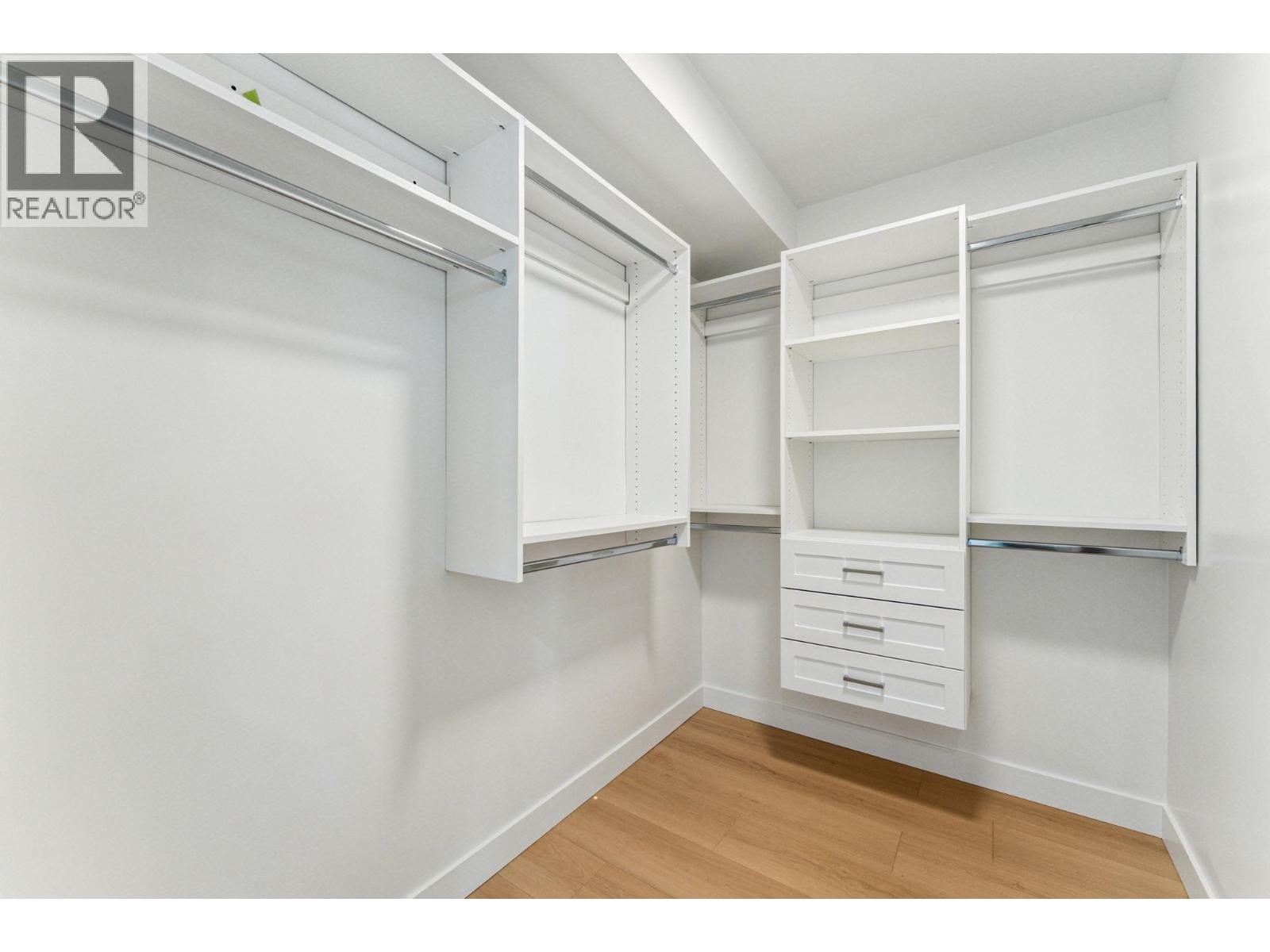 844 ST. DENIS AVENUE, North Vancouver