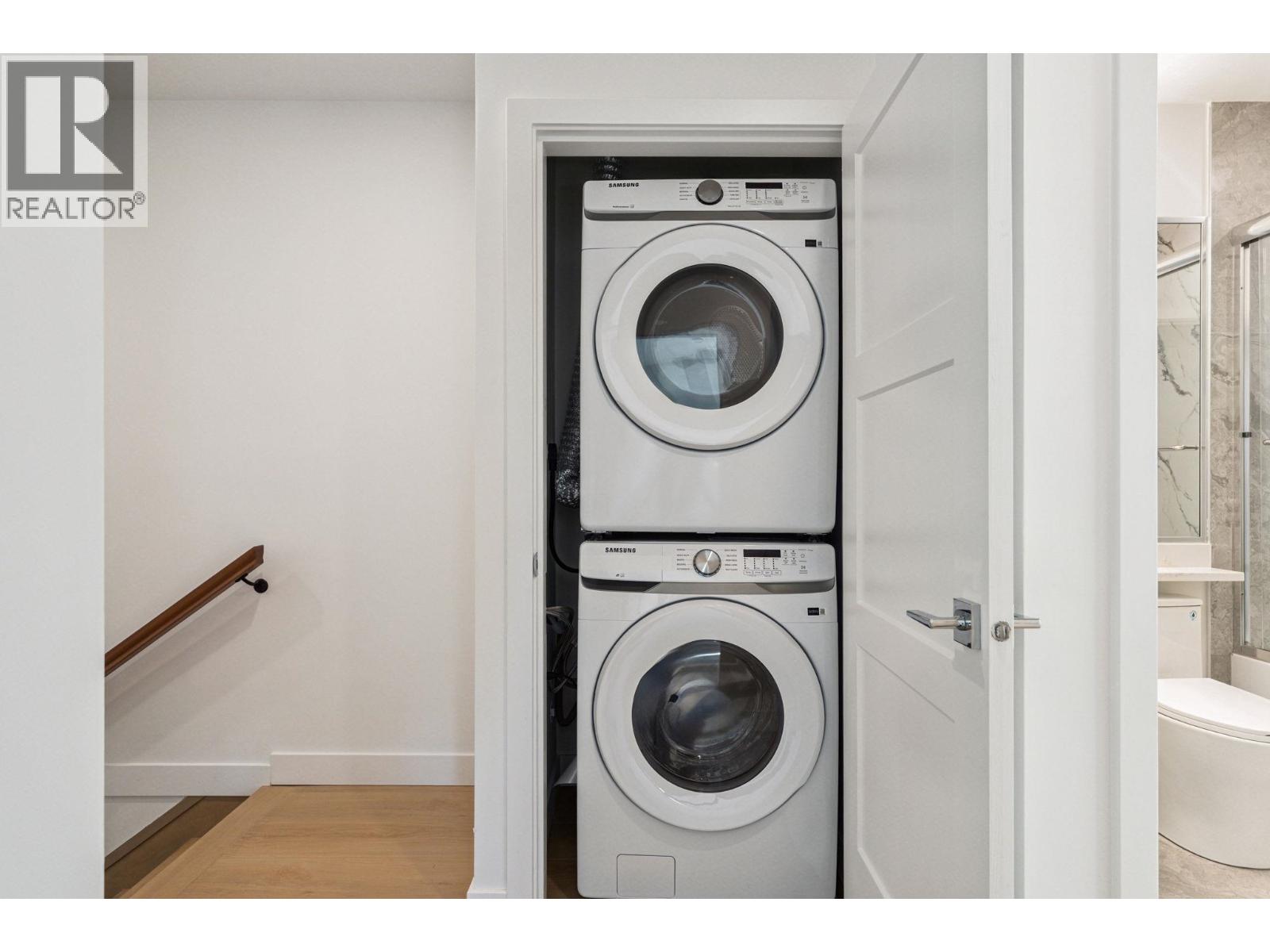 844 ST. DENIS AVENUE, North Vancouver