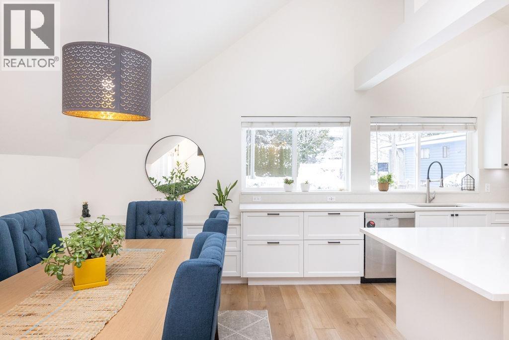 6251 JASPER ROAD, Sechelt