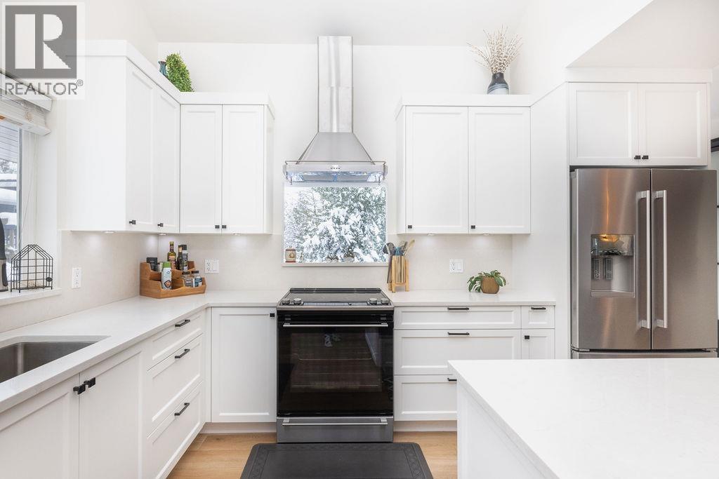 6251 JASPER ROAD, Sechelt