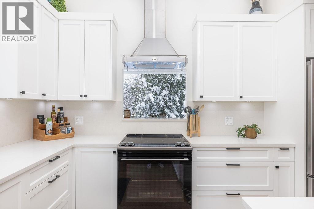 6251 JASPER ROAD, Sechelt