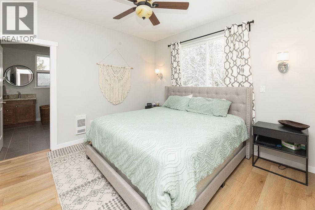 6251 JASPER ROAD, Sechelt