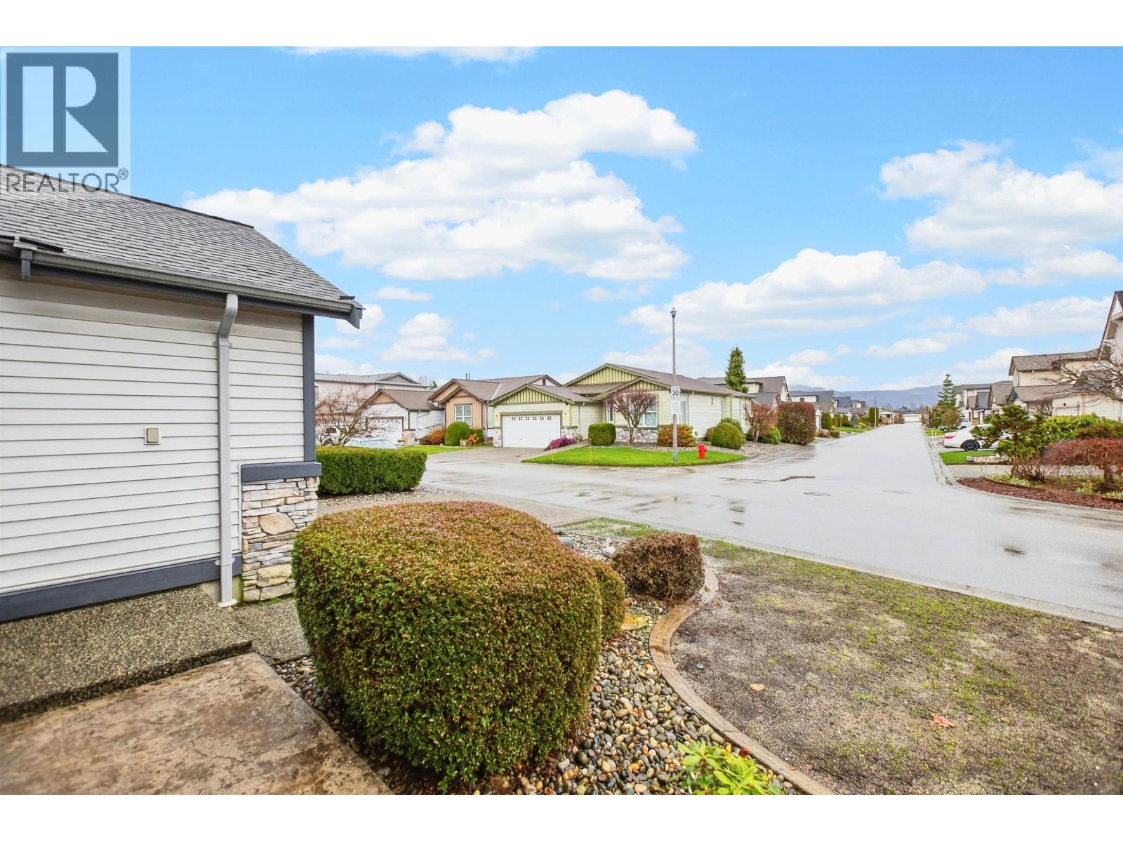 148 19639 MEADOW GARDENS WAY, Pitt Meadows