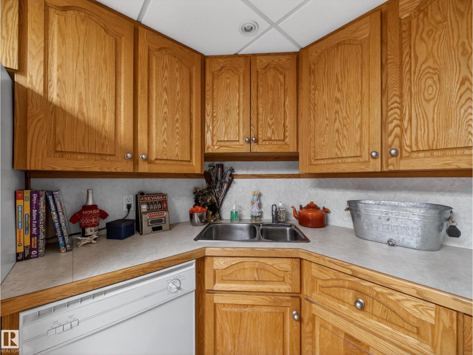 8616 106 ST NW, Edmonton