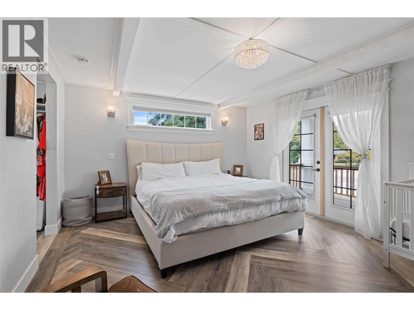  4382 GORDON Drive, Kelowna