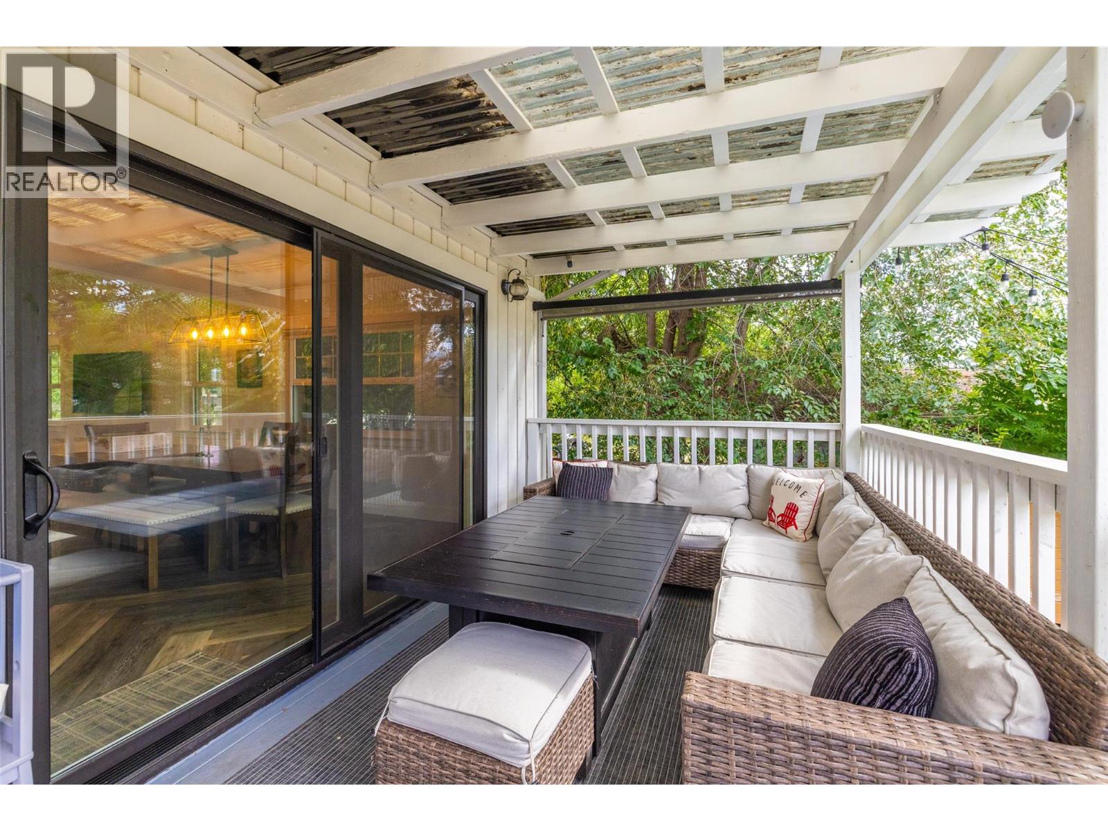  4382 GORDON Drive, Kelowna