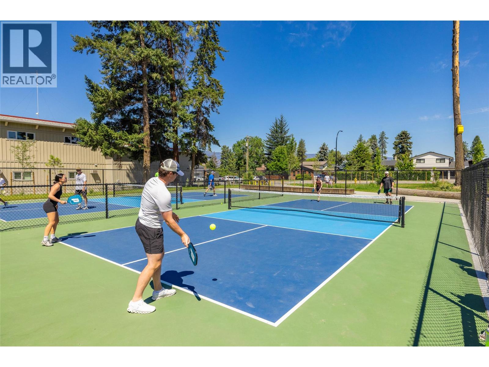  4382 GORDON Drive, Kelowna