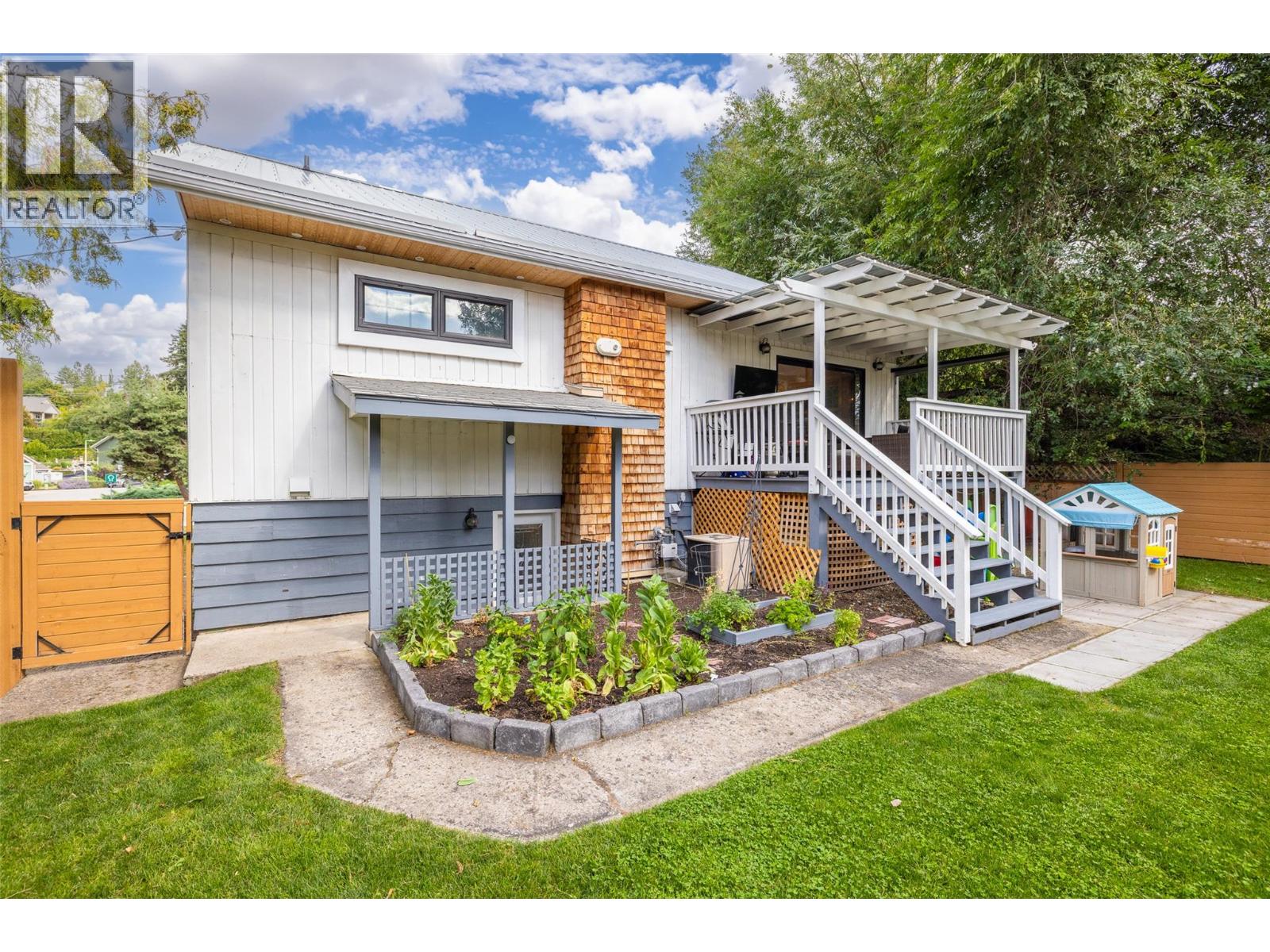  4382 GORDON Drive, Kelowna