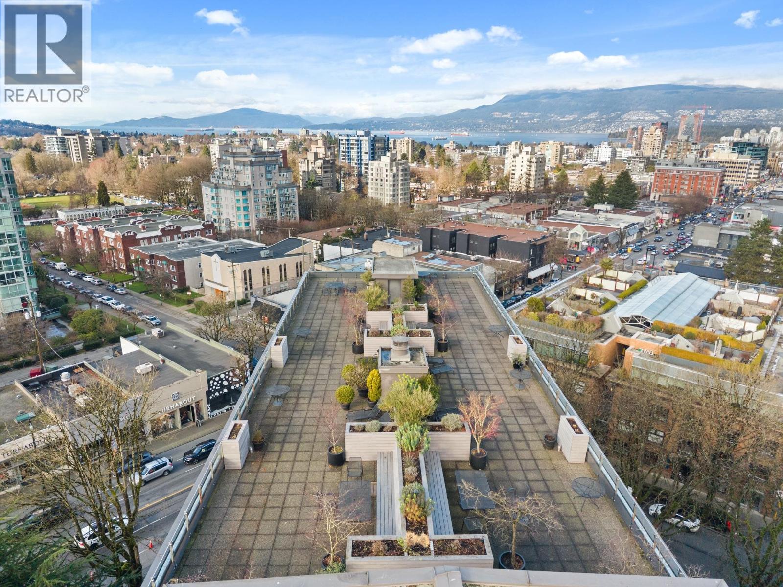 320 1445 MARPOLE Avenue - photo 2