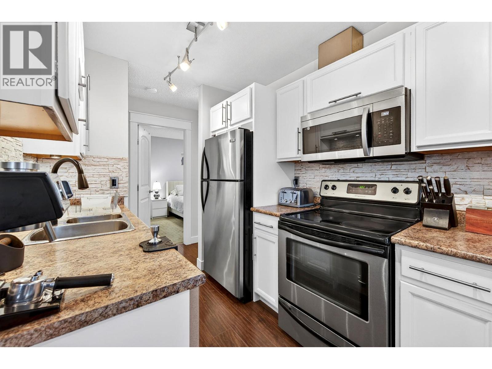 1810 SUMMIT Drive Unit# 9, Kamloops