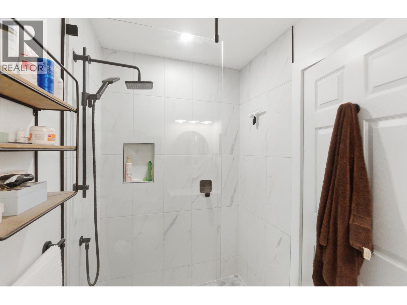 2492 Shannon View Drive, West Kelowna