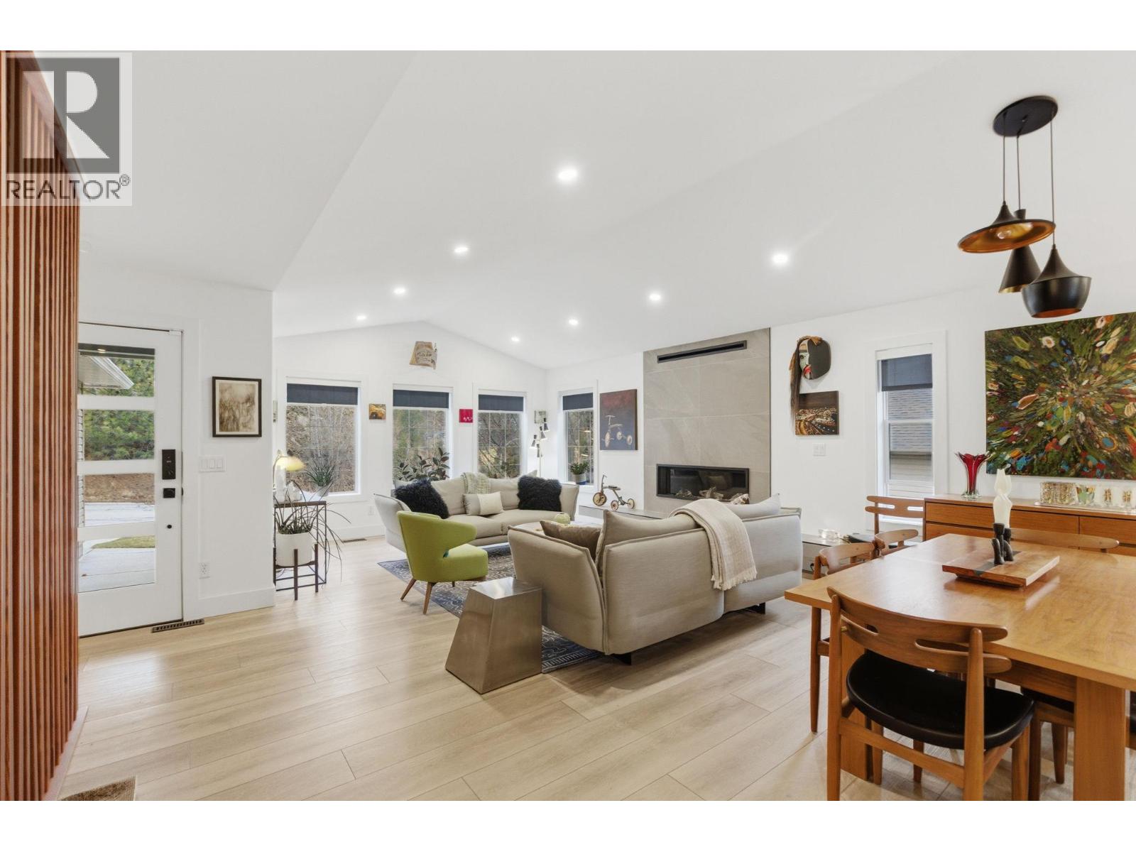 2492 Shannon View Drive, West Kelowna