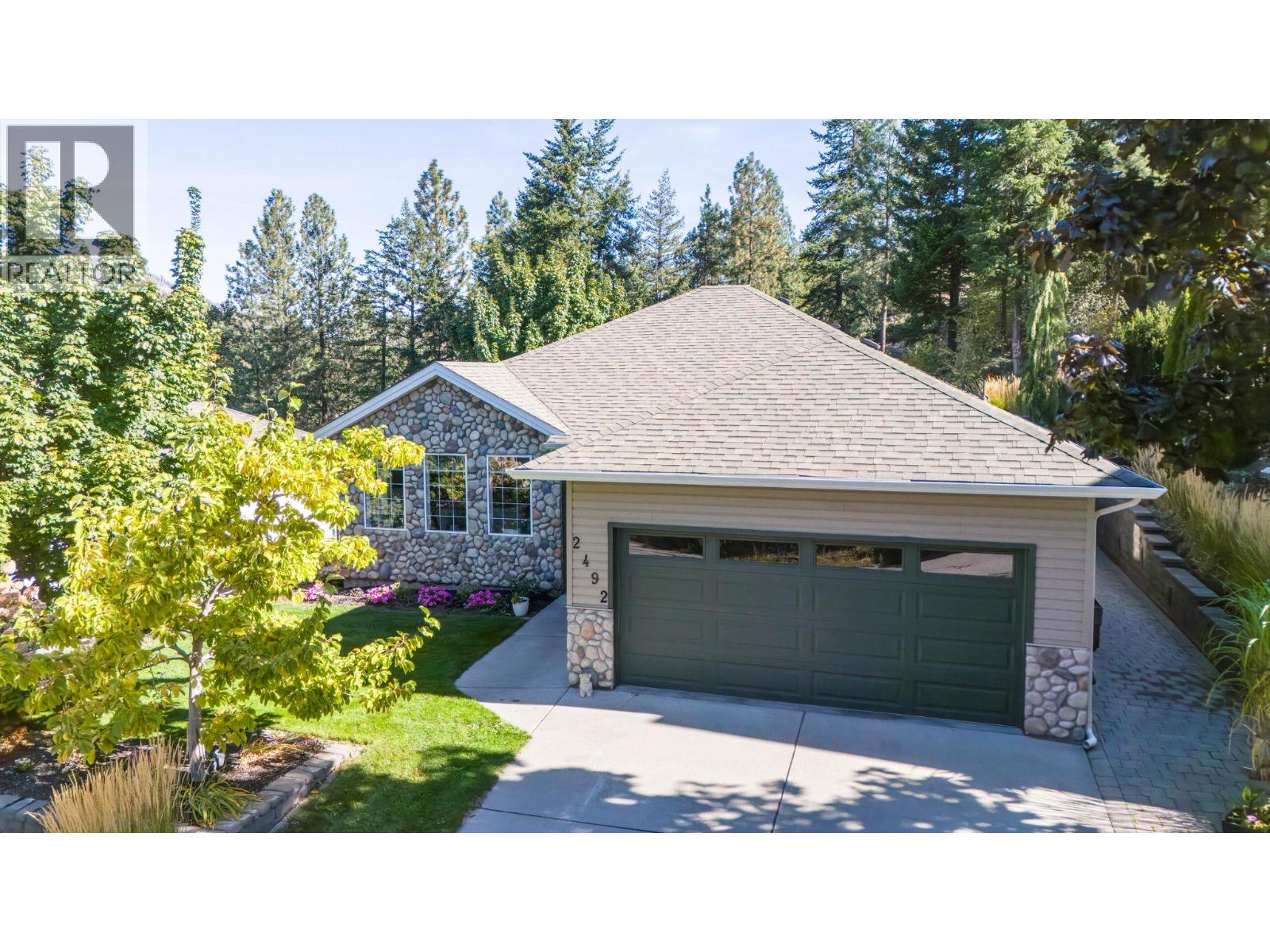 2492 Shannon View Drive, West Kelowna