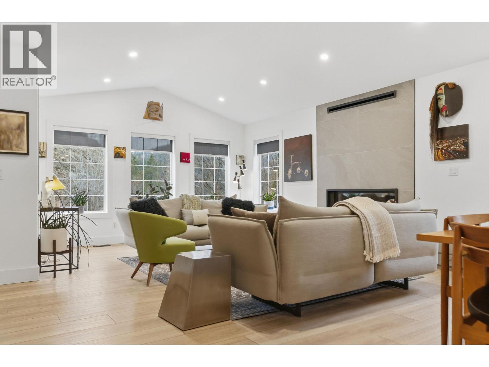 2492 Shannon View Drive, West Kelowna