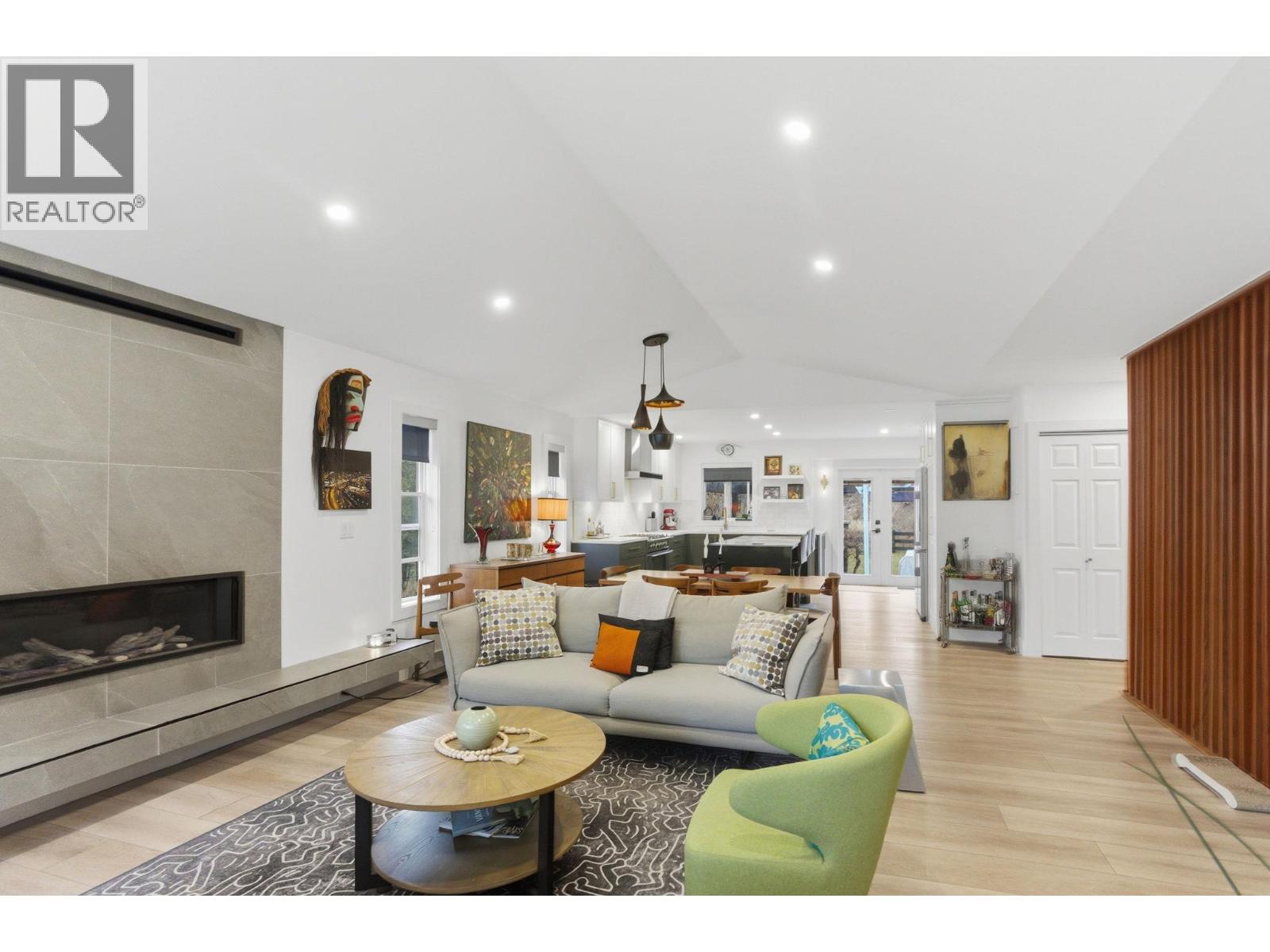 2492 Shannon View Drive, West Kelowna