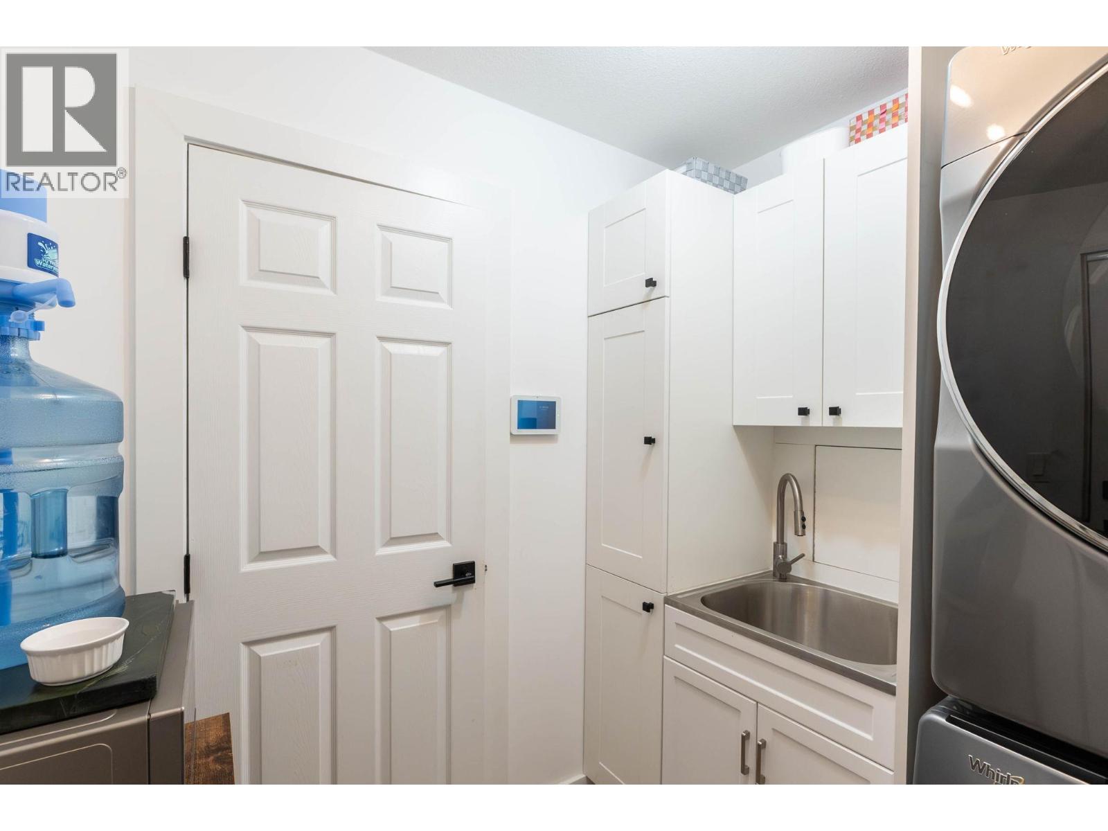 2492 Shannon View Drive, West Kelowna